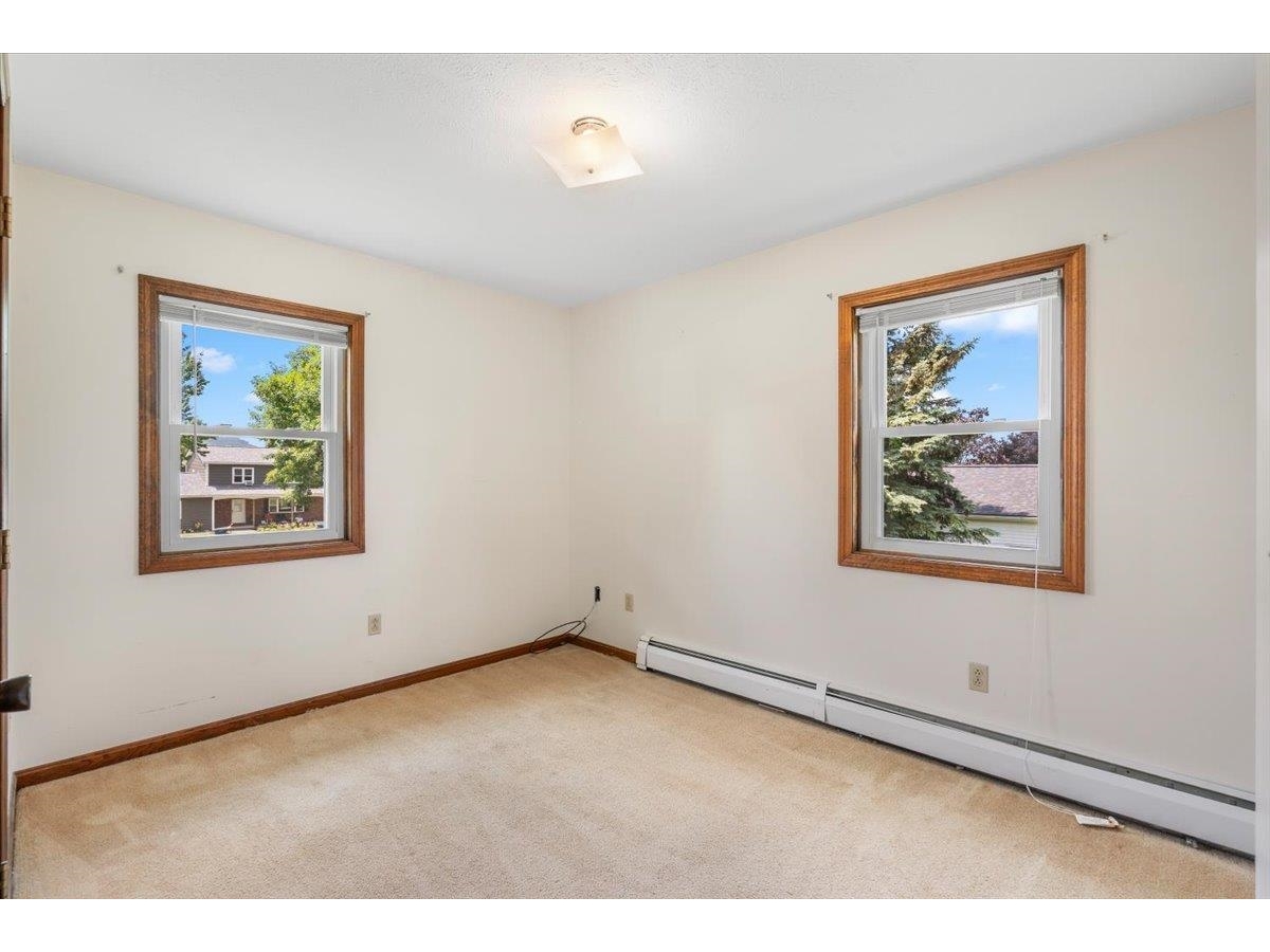 17 Meadowbrook Lane