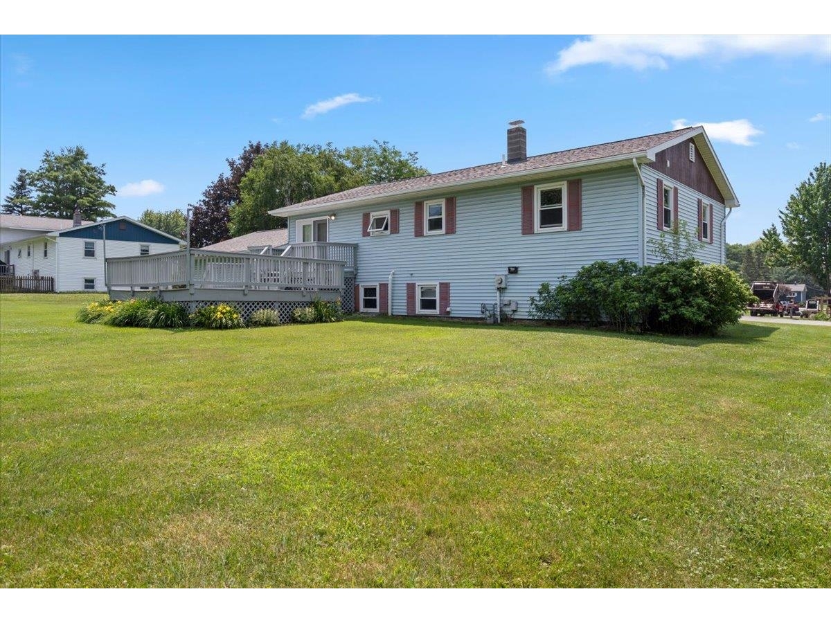 17 Meadowbrook Lane