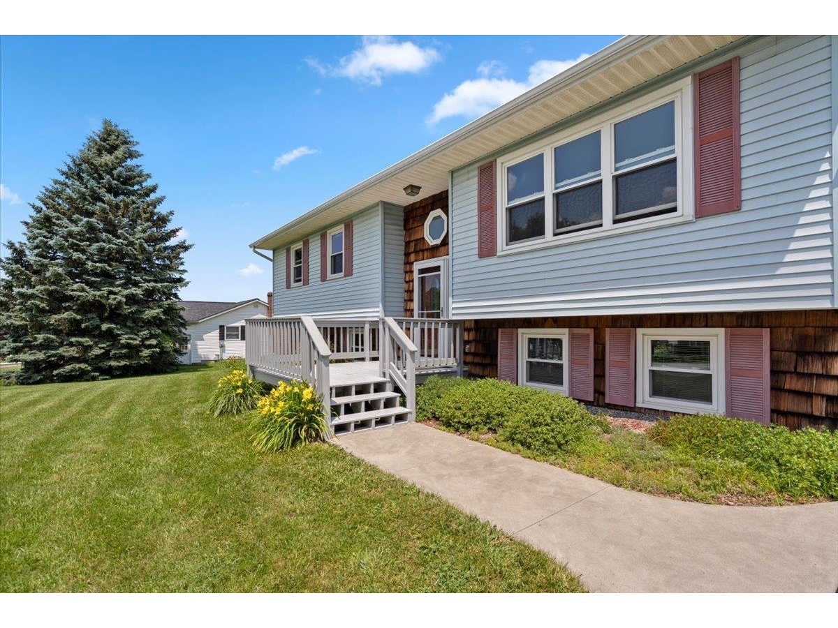 17 Meadowbrook Lane