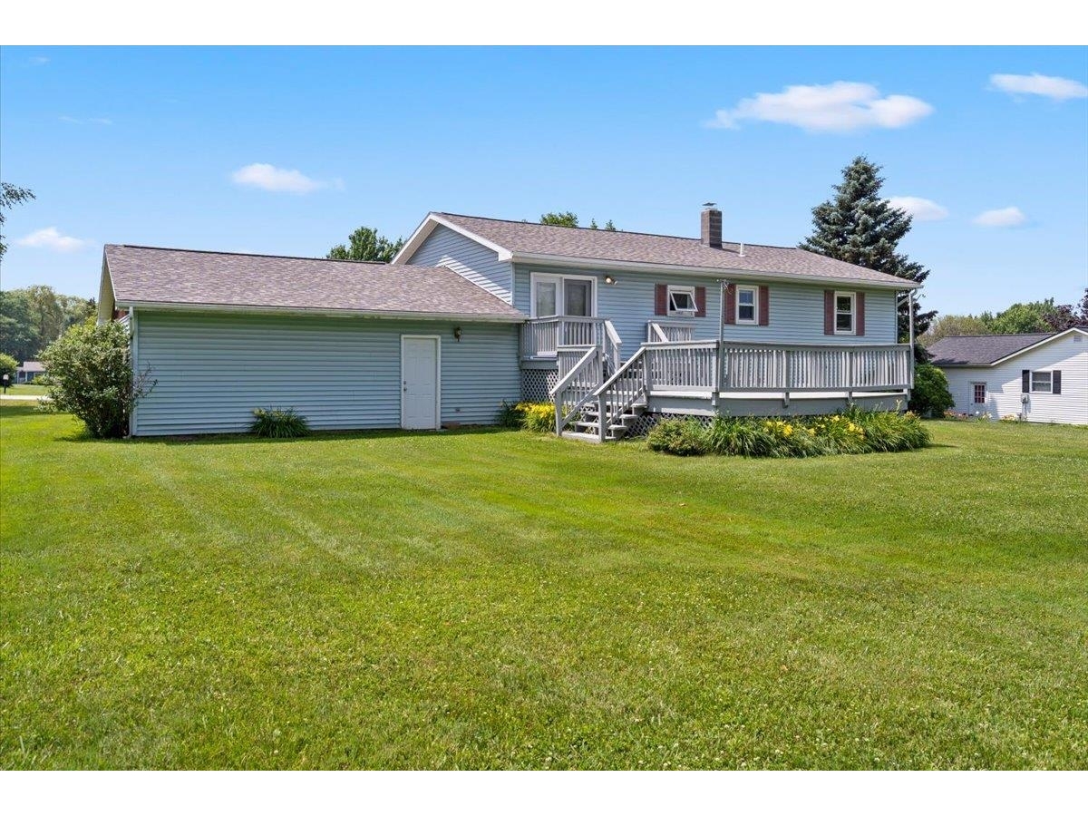 17 Meadowbrook Lane