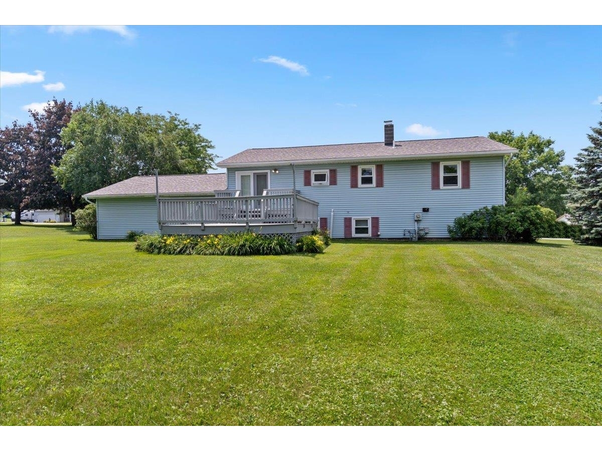 17 Meadowbrook Lane