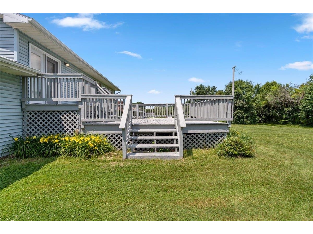 17 Meadowbrook Lane