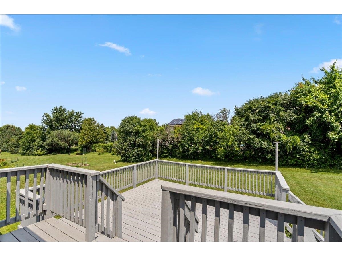 17 Meadowbrook Lane