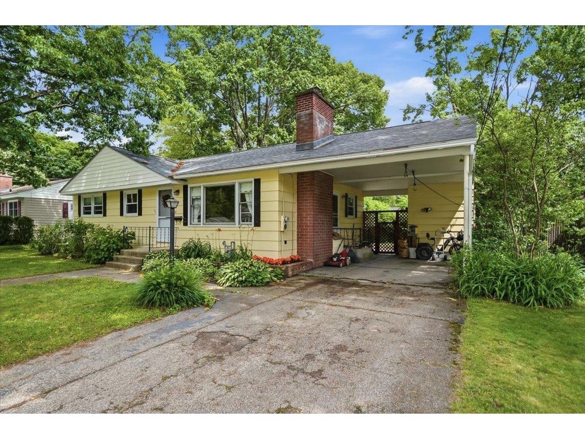 17 Rotunda Avenue