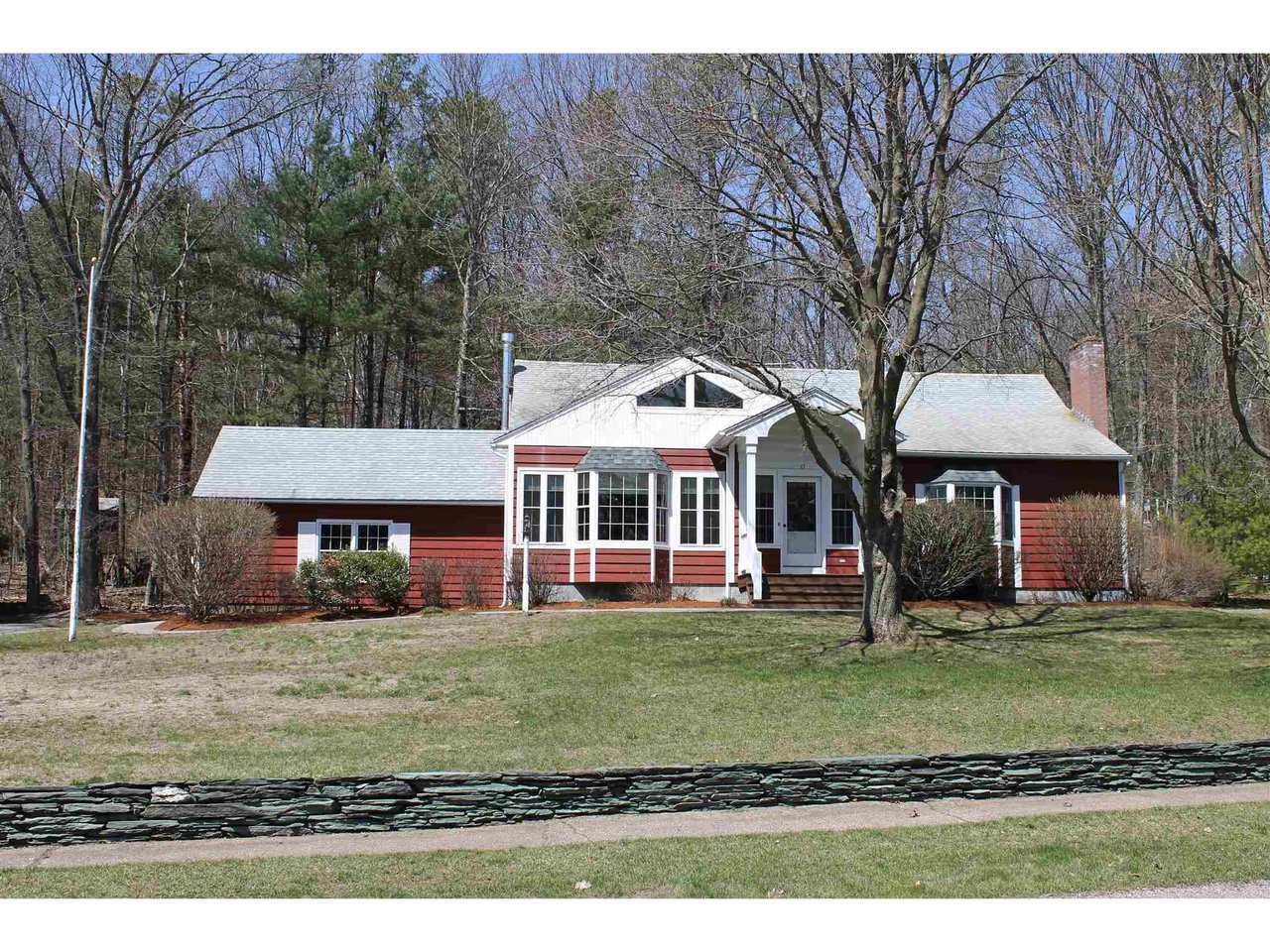 17 Valleyview Drive, Essex 17 Valleyview Drive, Essex