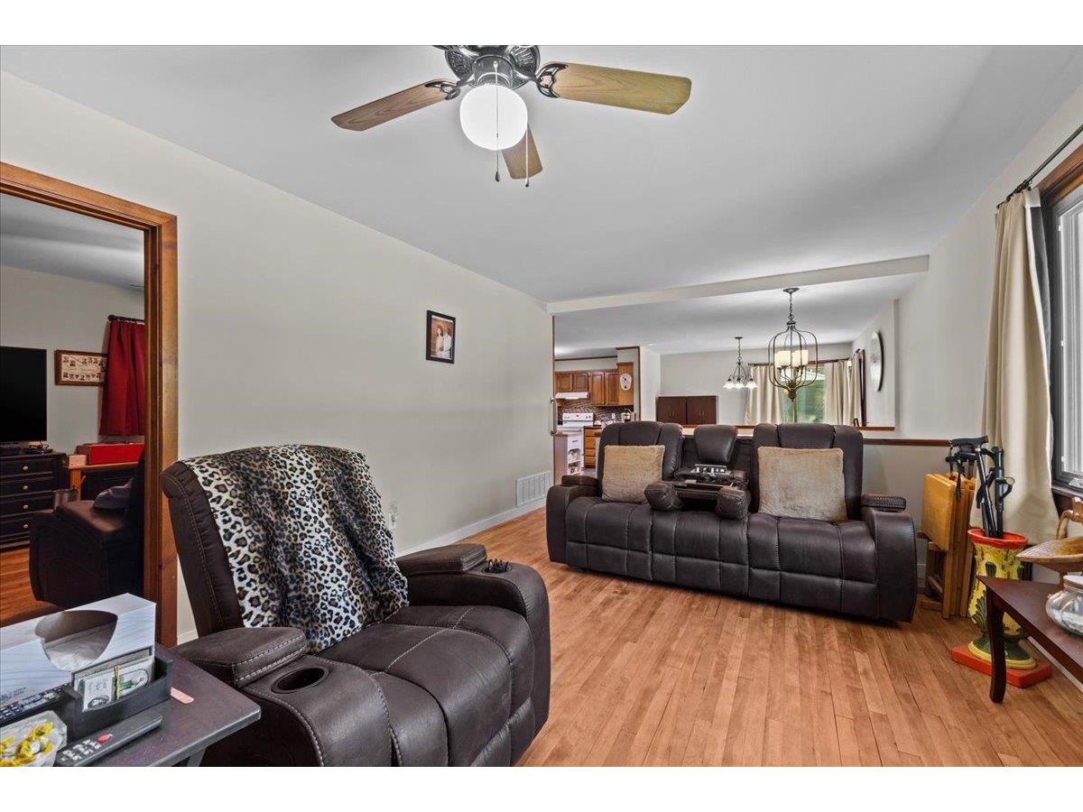 17 Woodland Drive