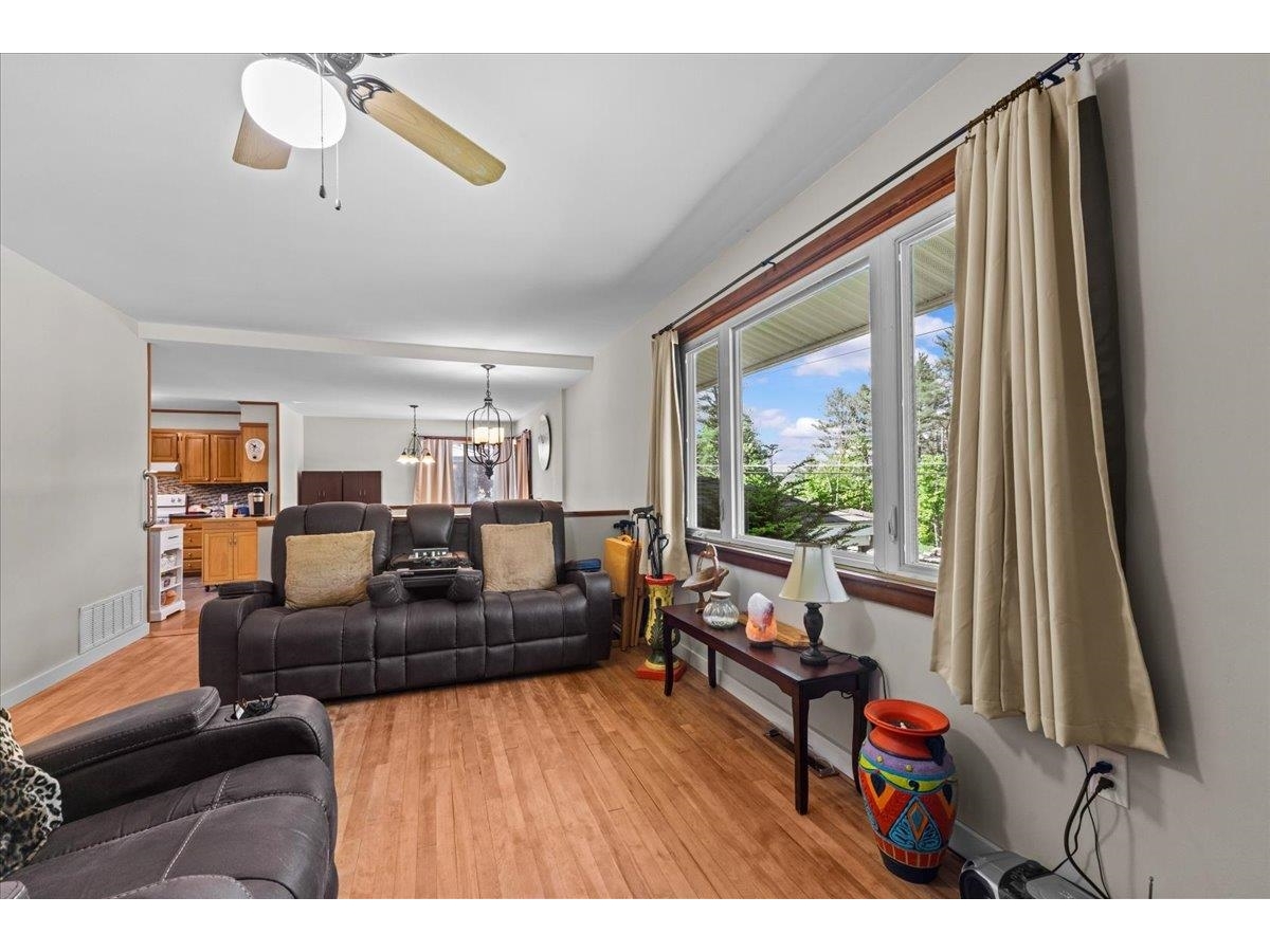 17 Woodland Drive