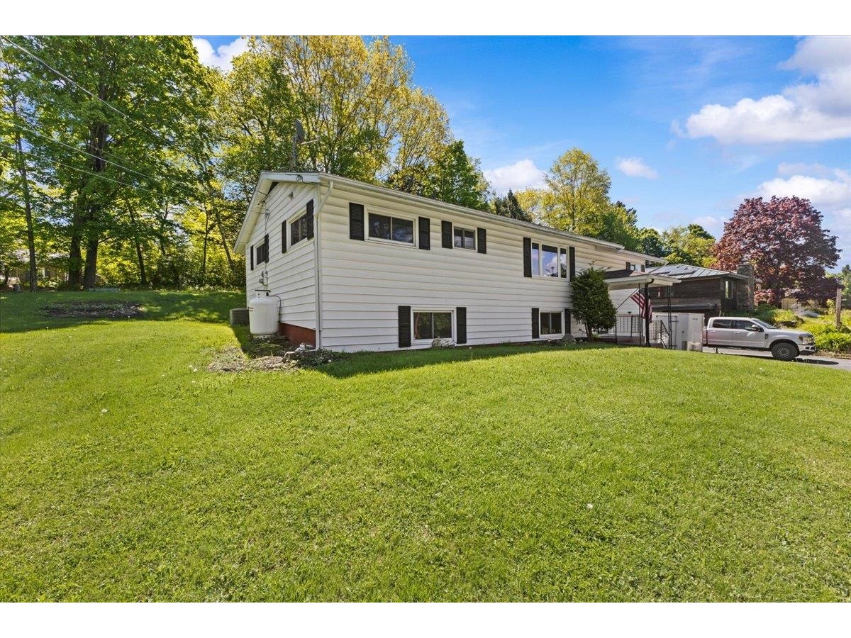 17 Woodland Drive