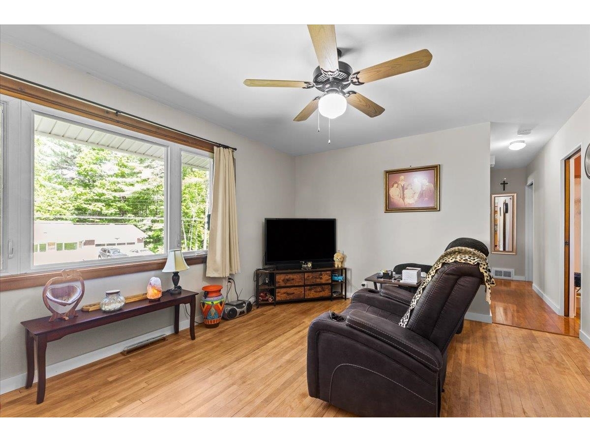17 Woodland Drive