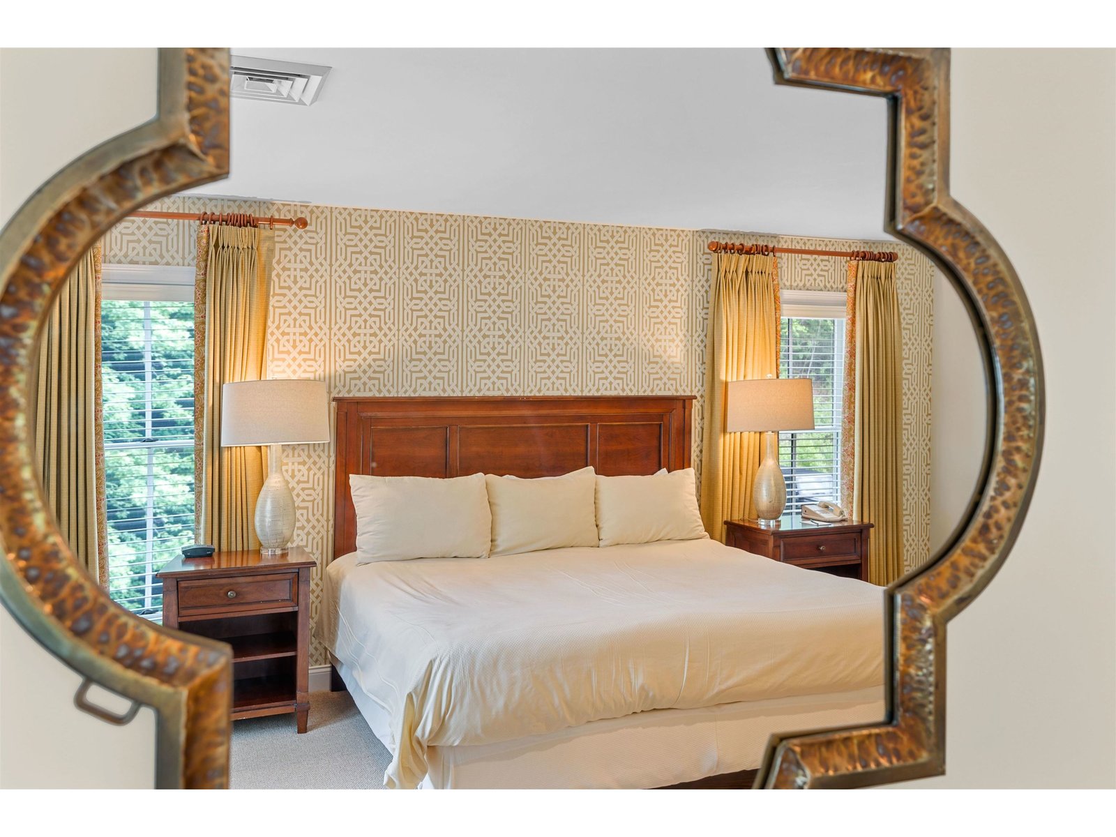 King Bed from Bureau Mirror