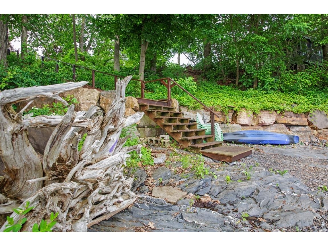 1702 Porters Point Road