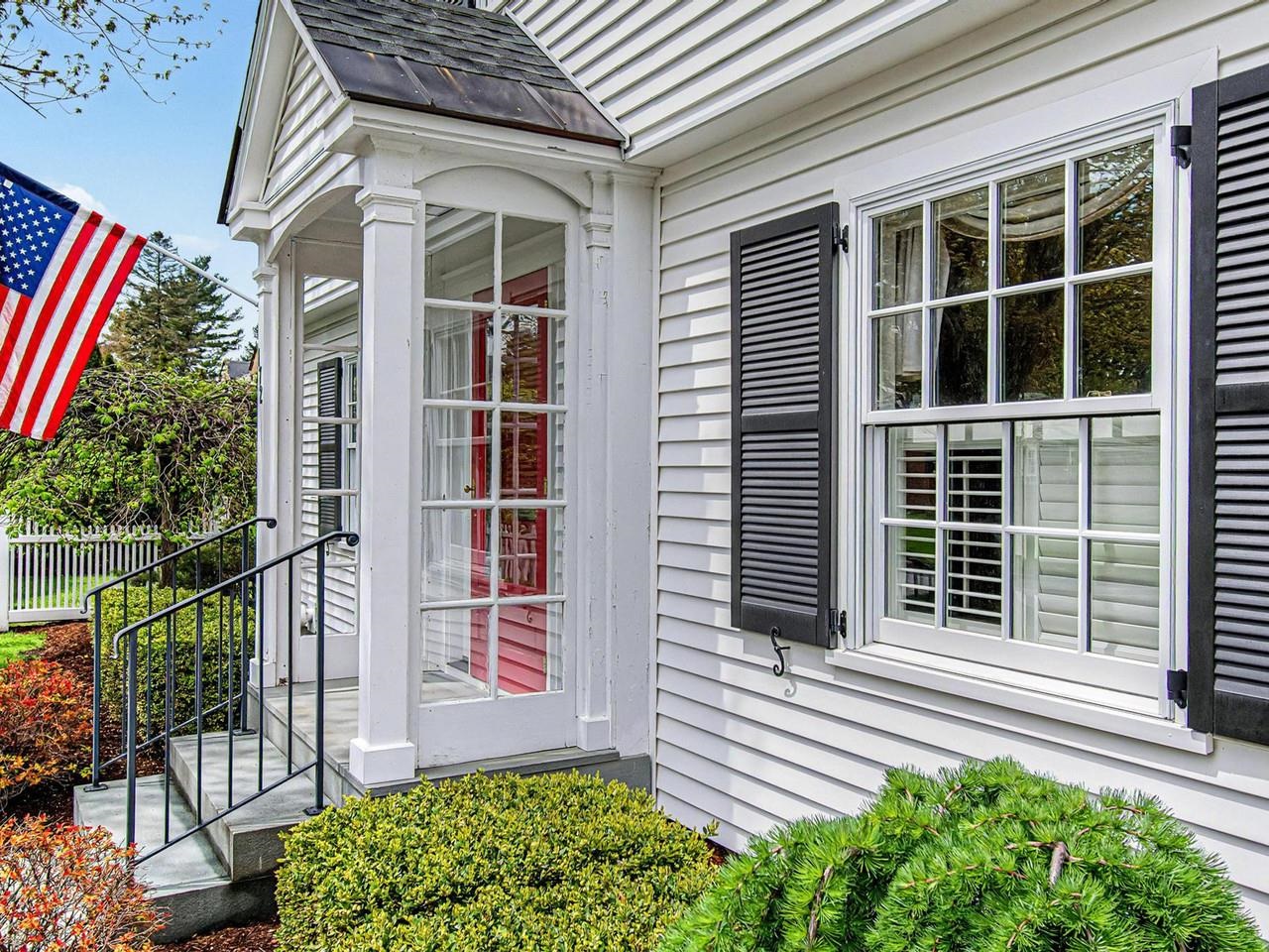 Gracious formal entry