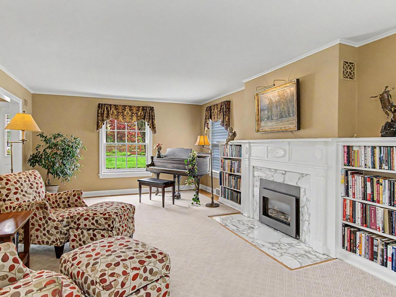 Gas fireplace, marble surround