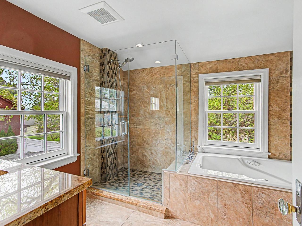 Beautiful full bath