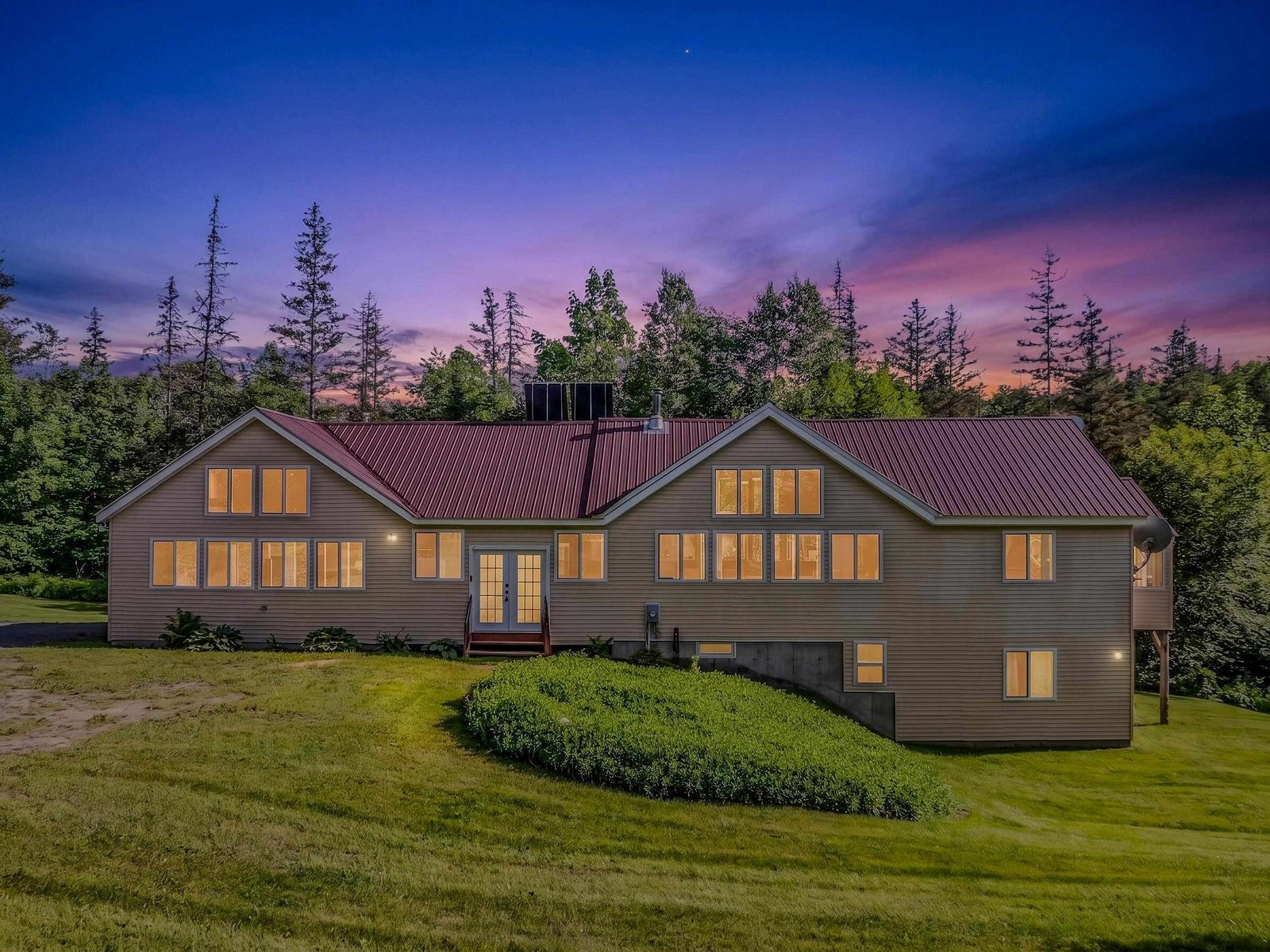 1736 Grimes Road, Lyndon