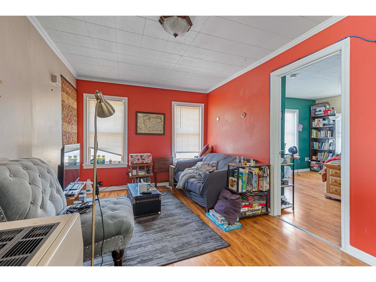 174 (Upper): Living Room
