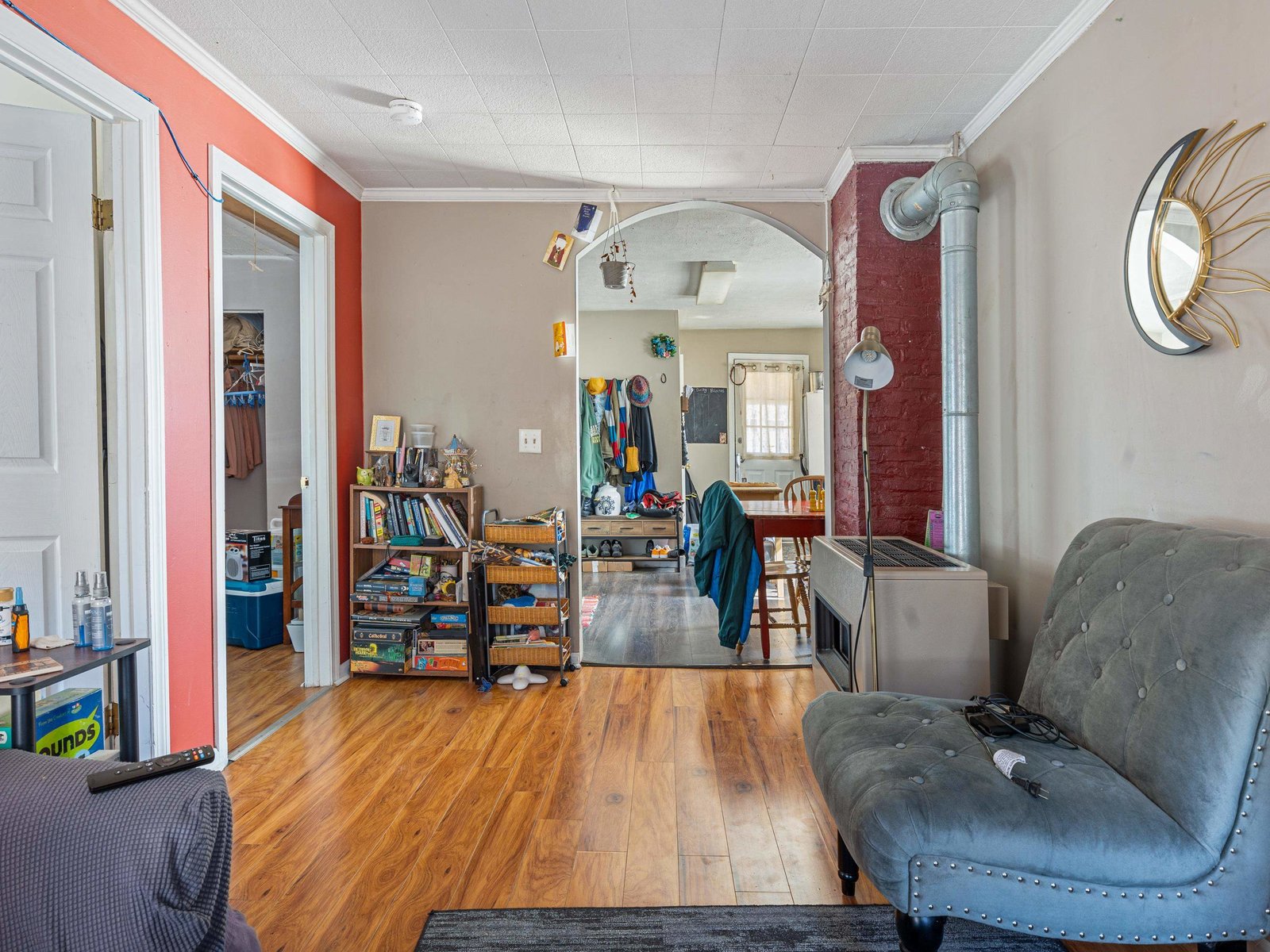 174 (Upper): Living Room