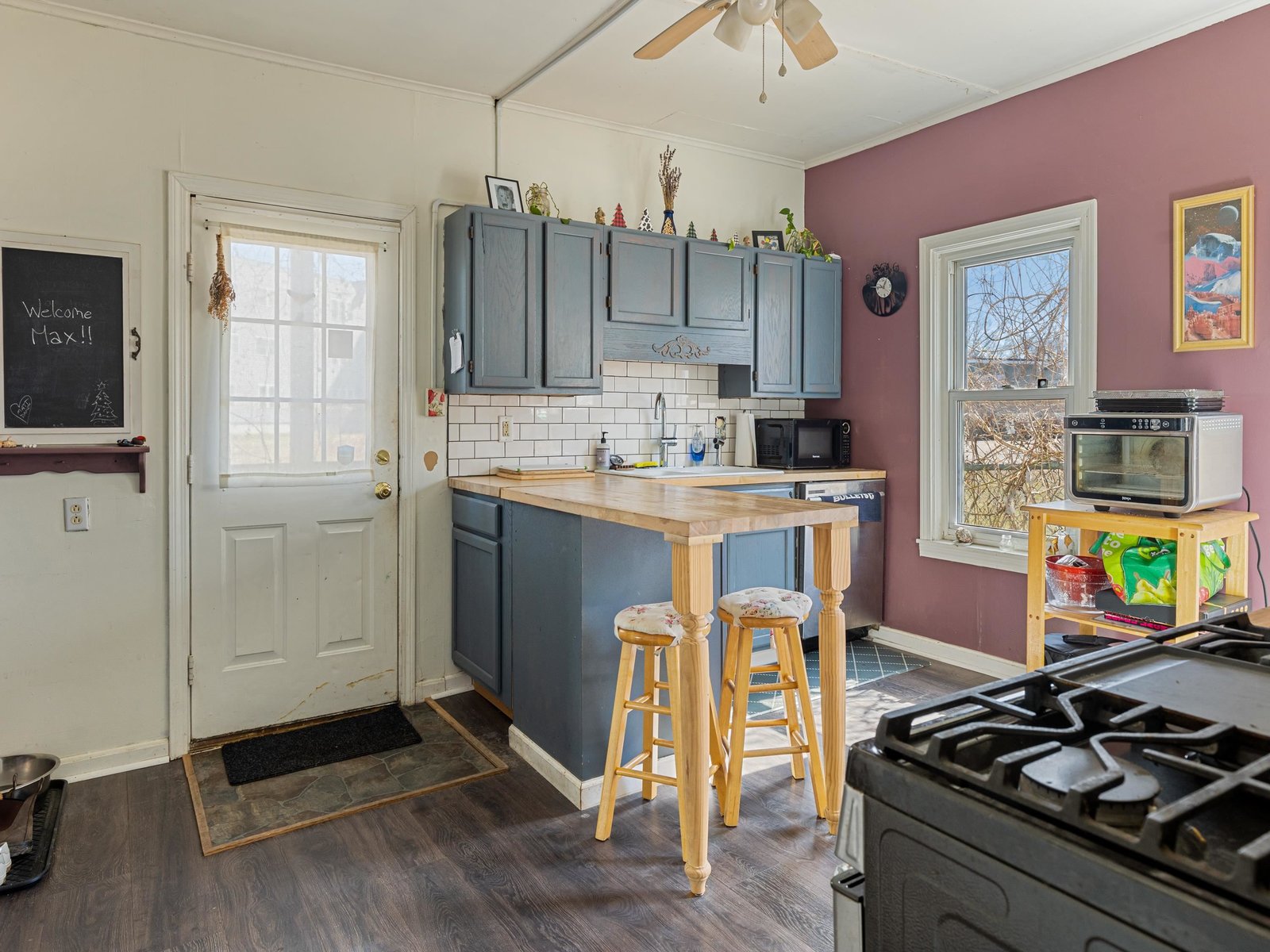 176 (Lower): Kitchen