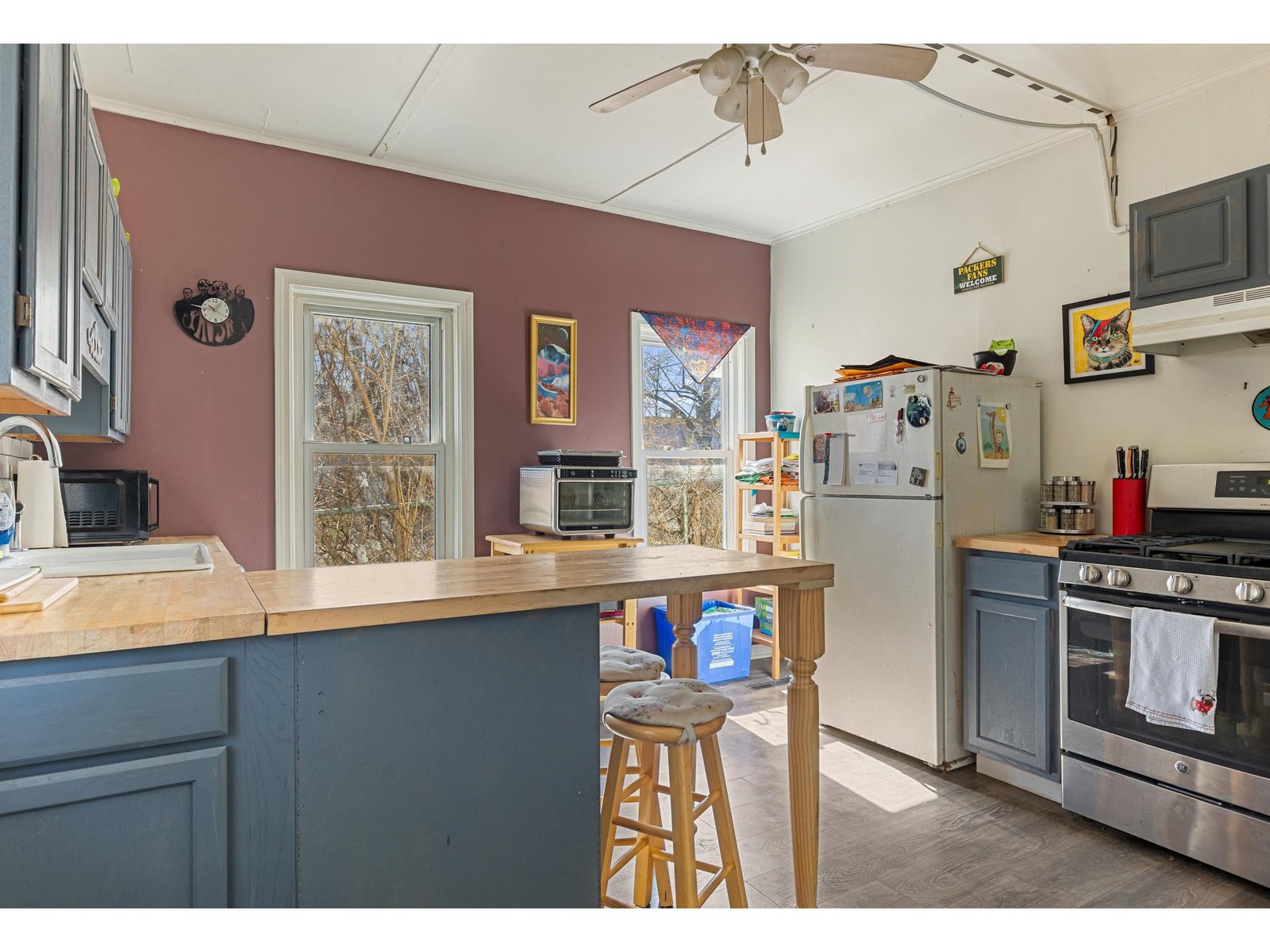 176 (Lower): Kitchen