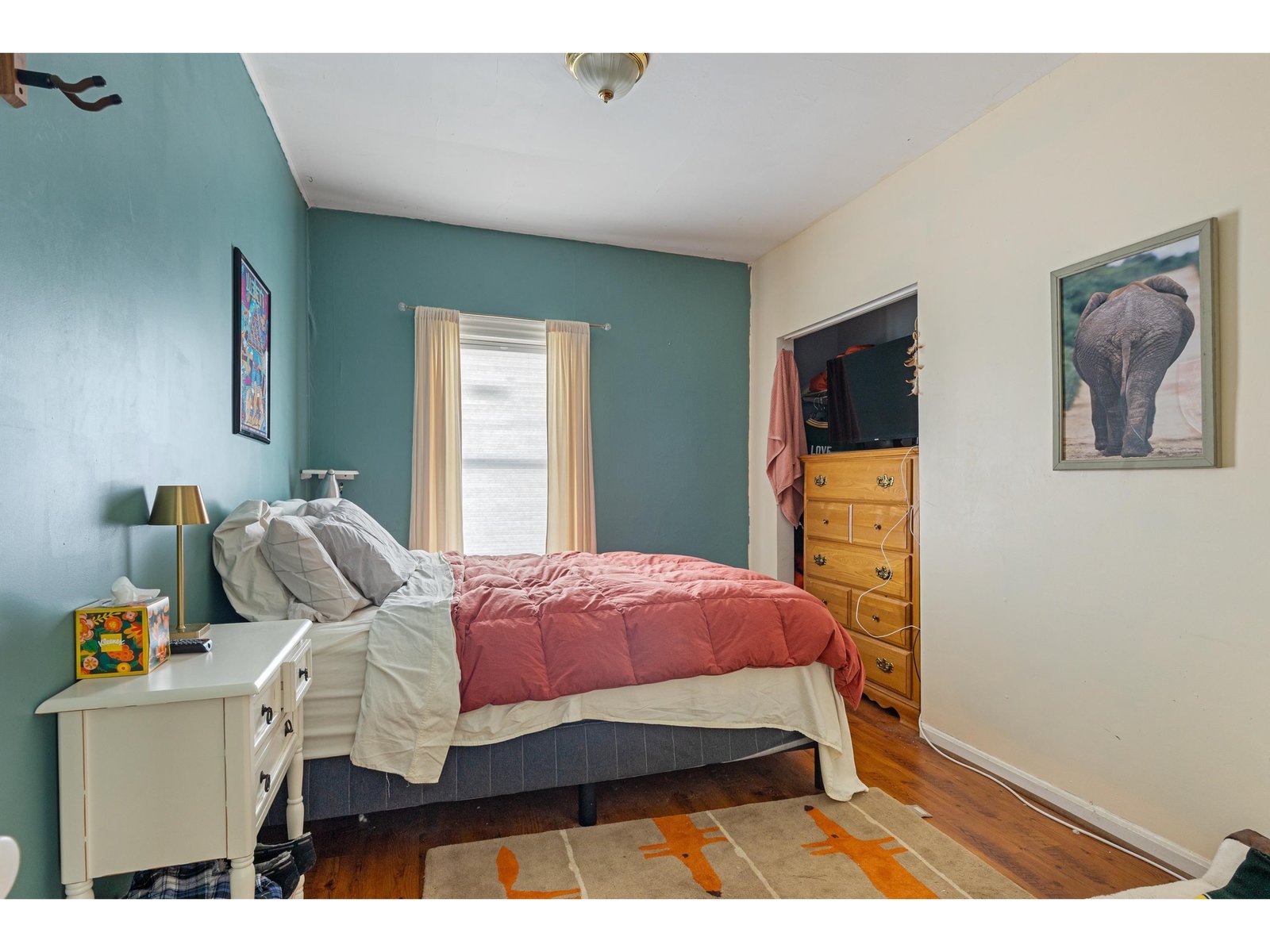 176 (Lower): Bedroom 1