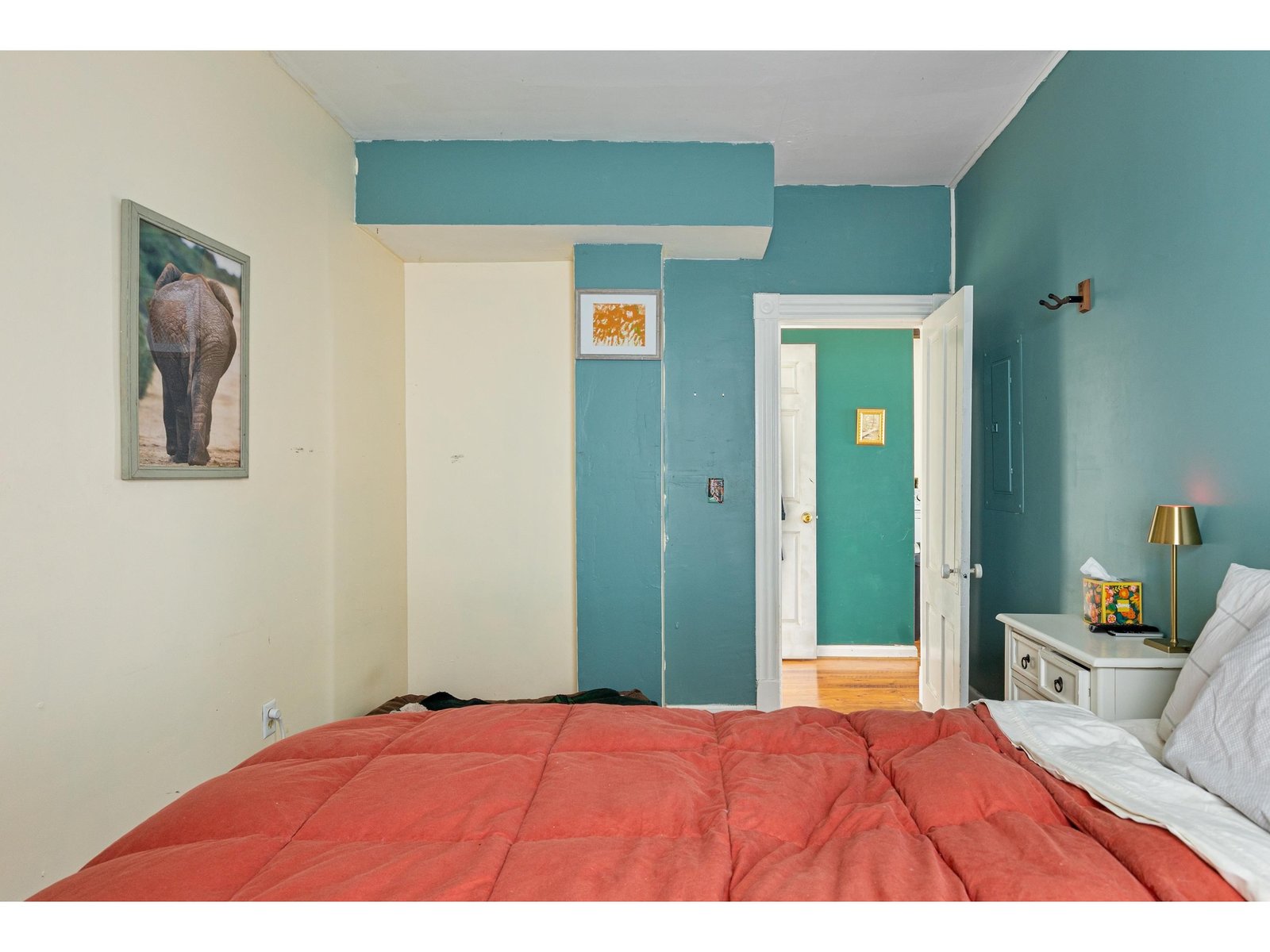 176 (Lower): Bedroom 1