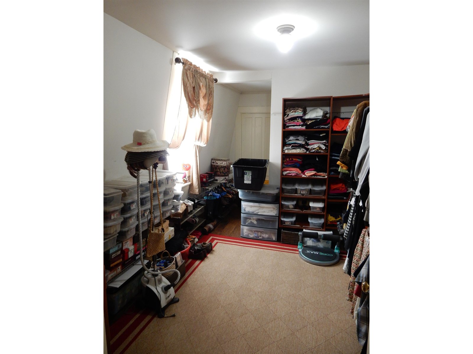 Walk in closet
