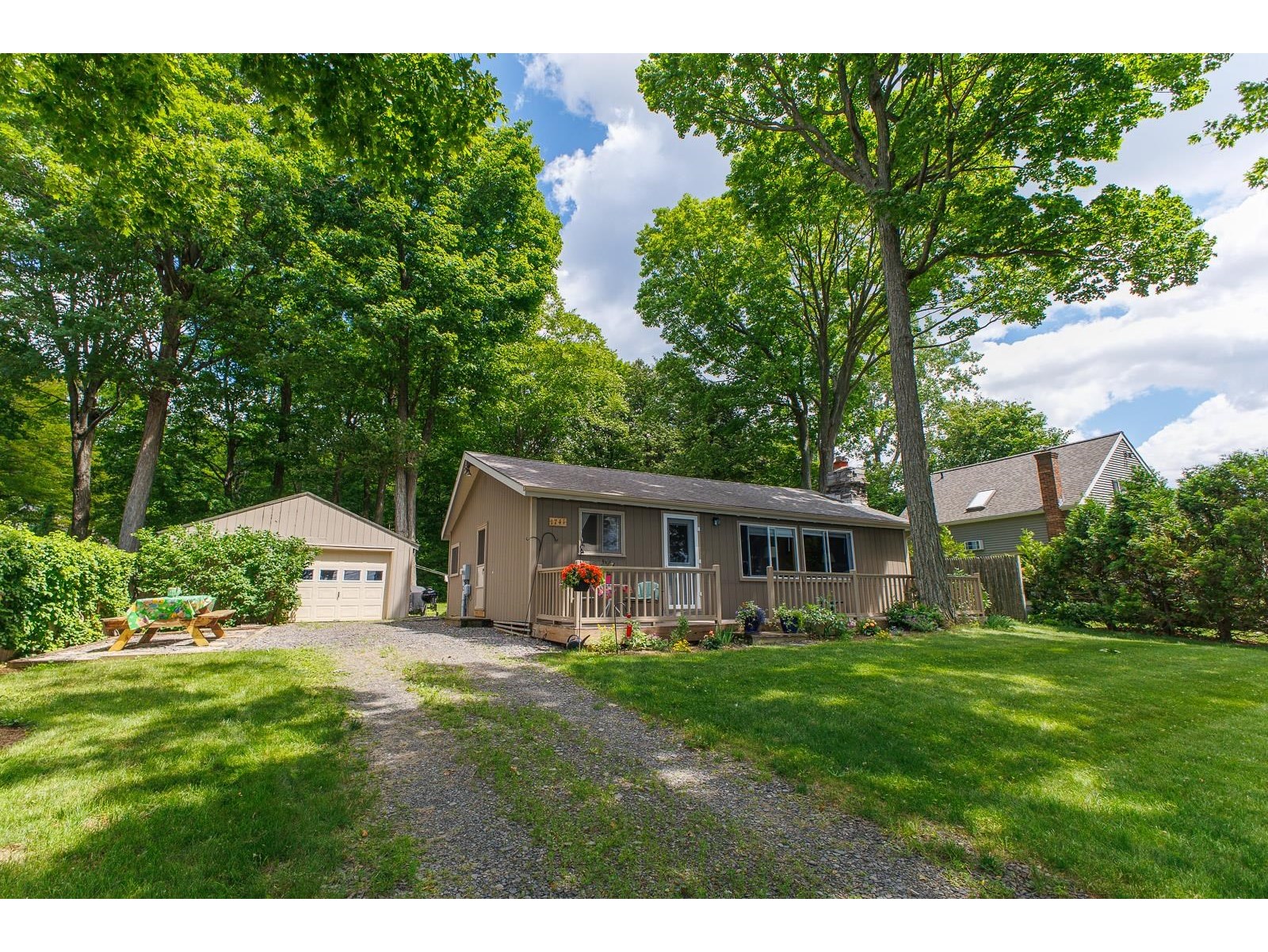 1741 South End Road