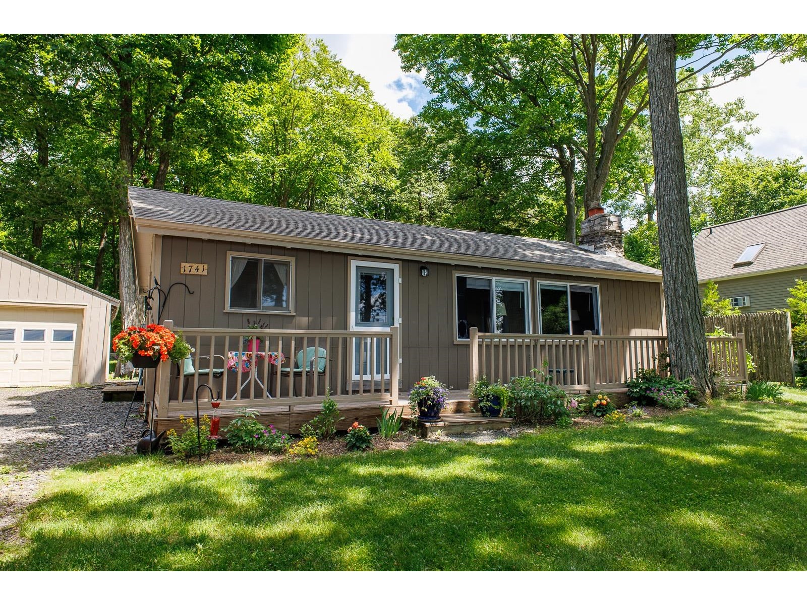 1741 South End Road