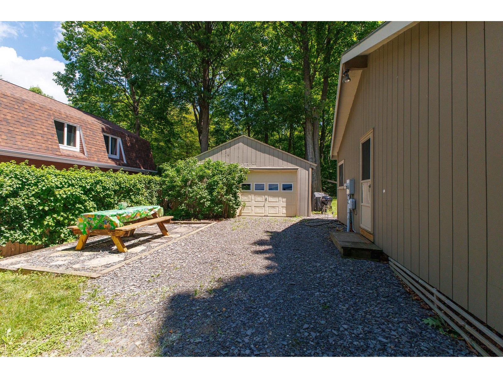 1741 South End Road
