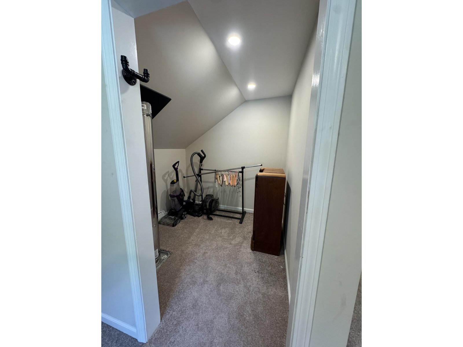 MBR Walk-in Closet
