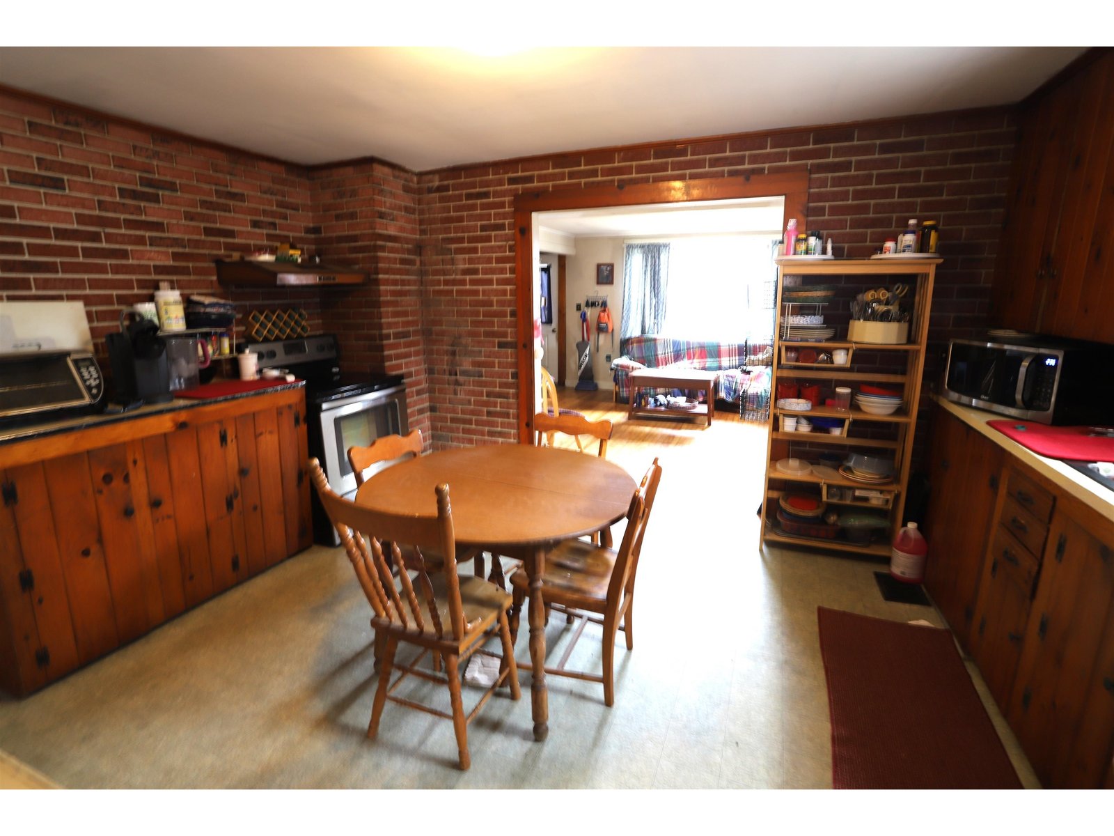 Kitchen w/ Pantry Area