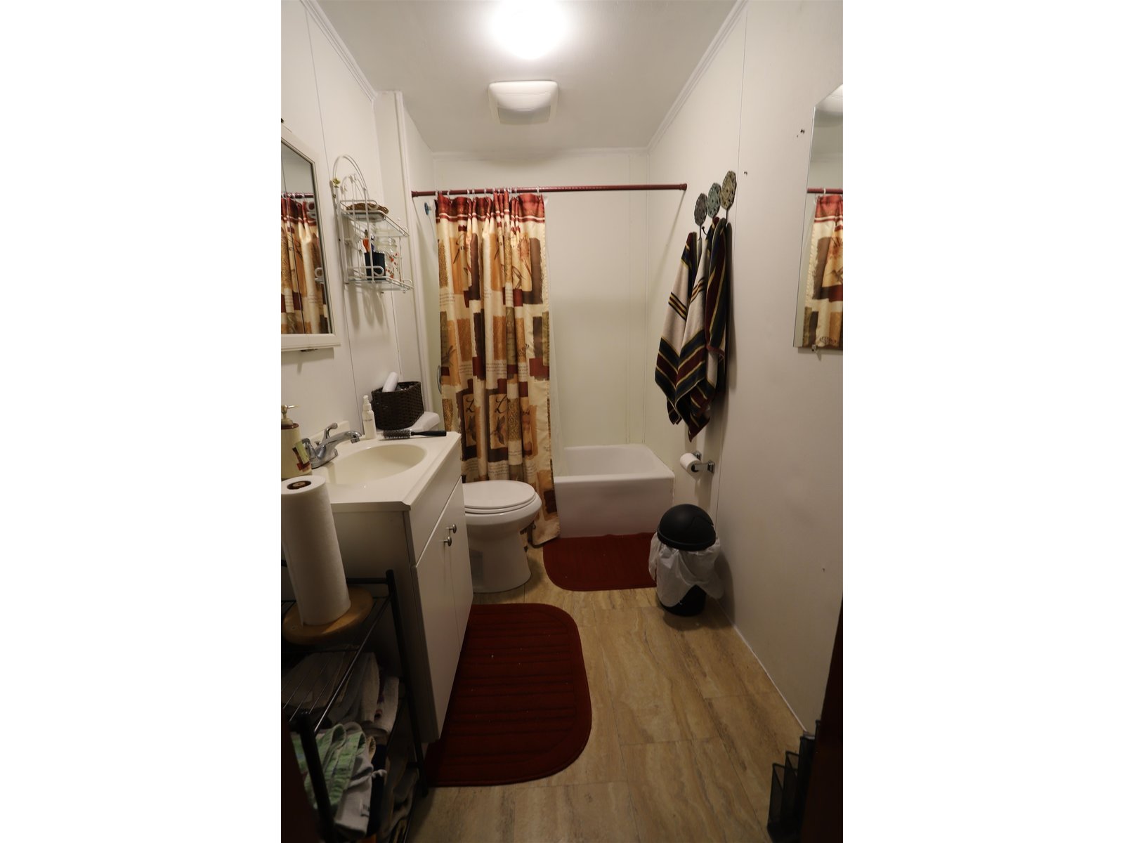 Full Bathroom #2