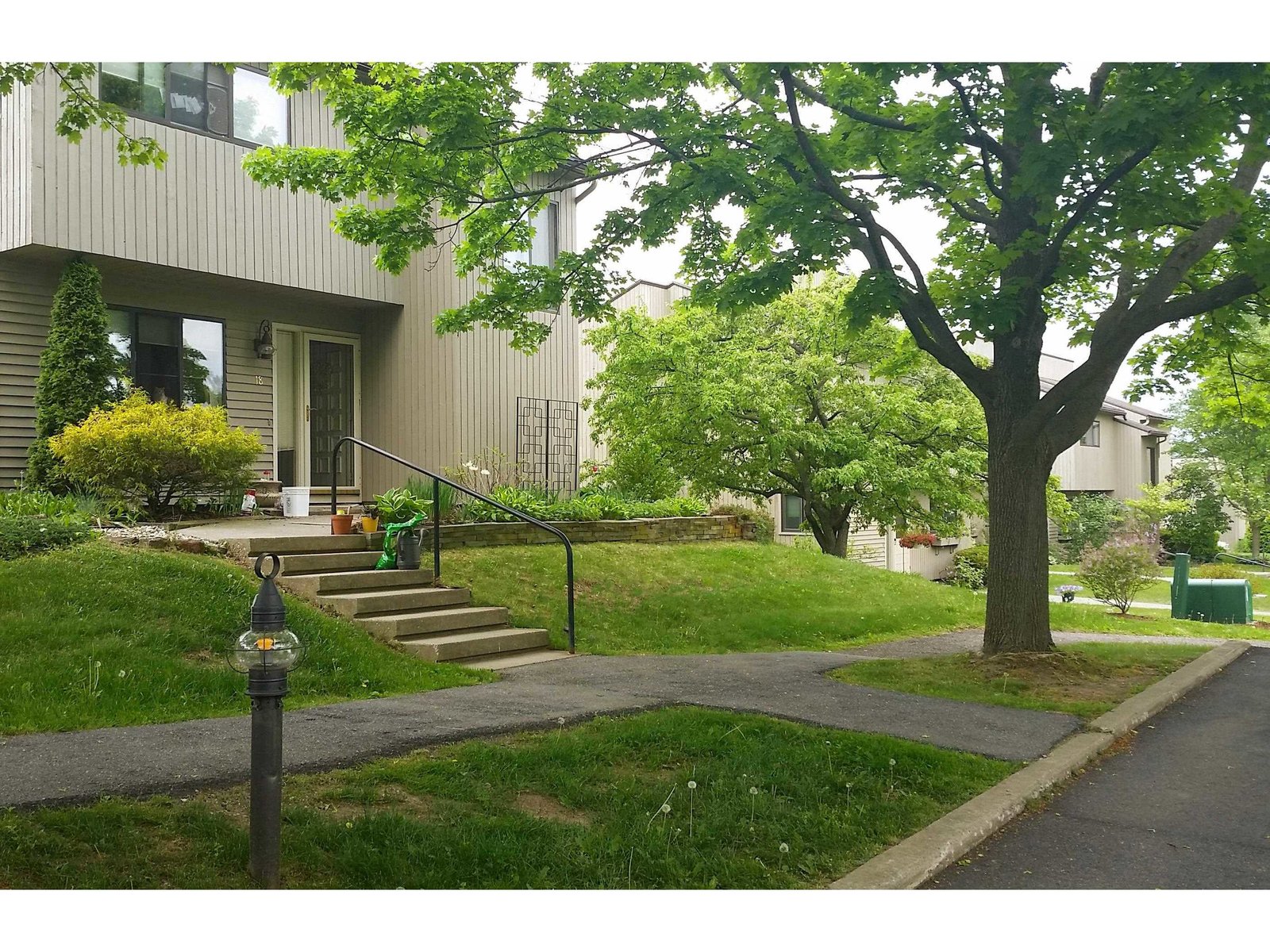 18 Arlington Green, Unit 18
