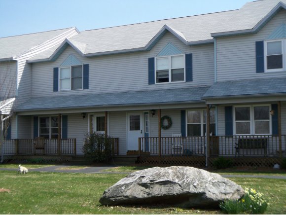 18 Craftsbury Crt, Unit 13