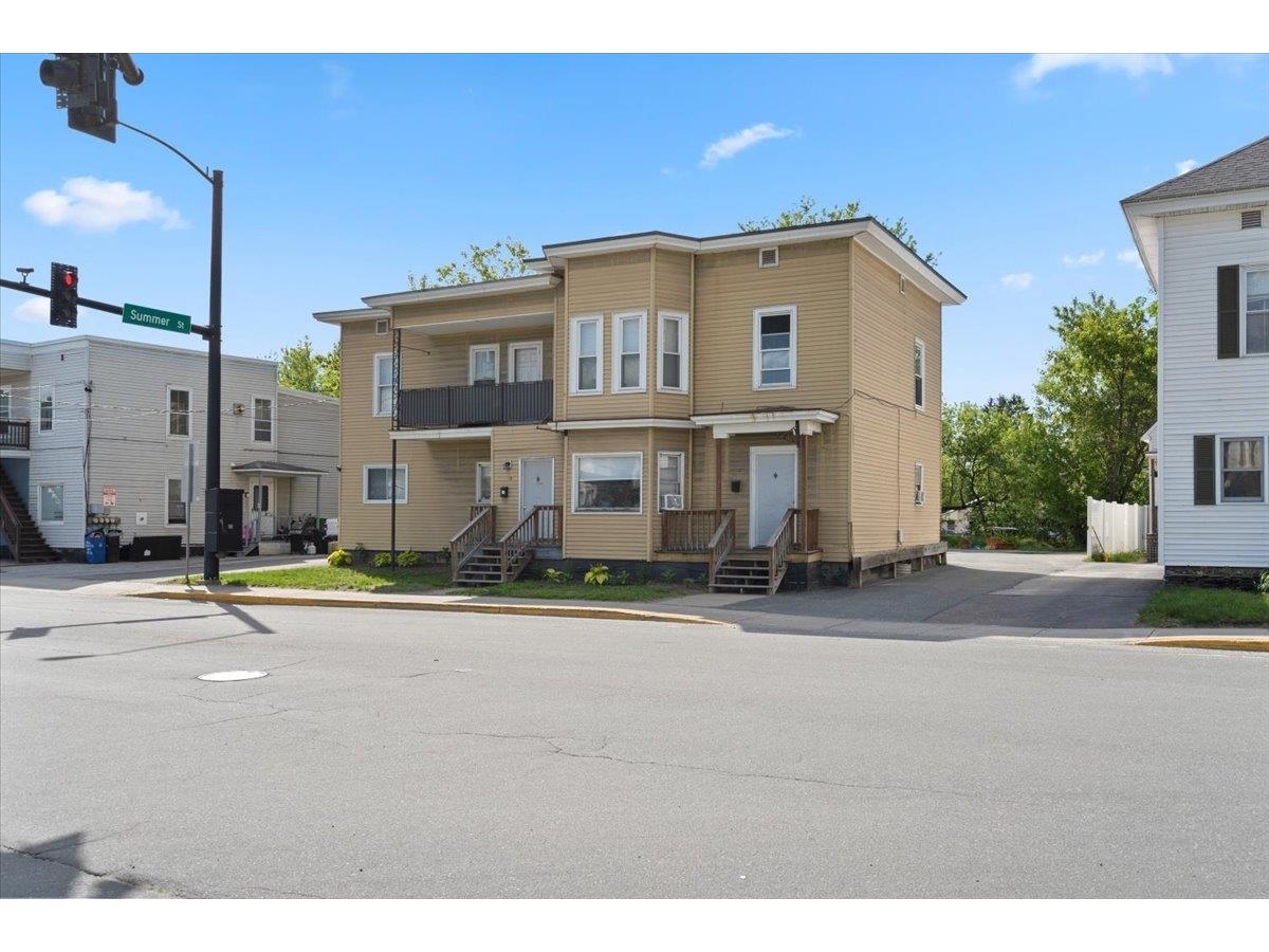 18 Maple Avenue, Barre City