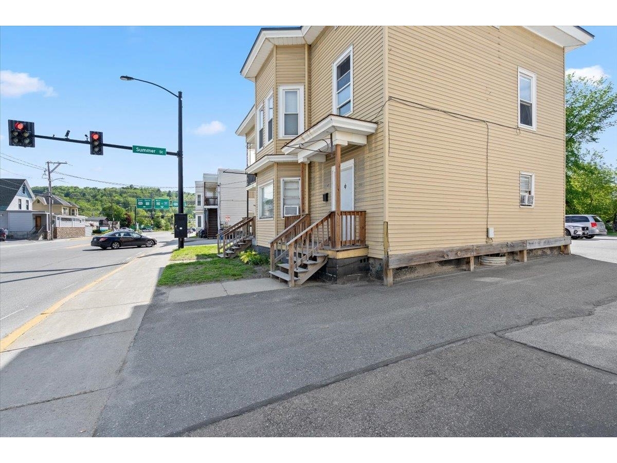 18 Maple Avenue