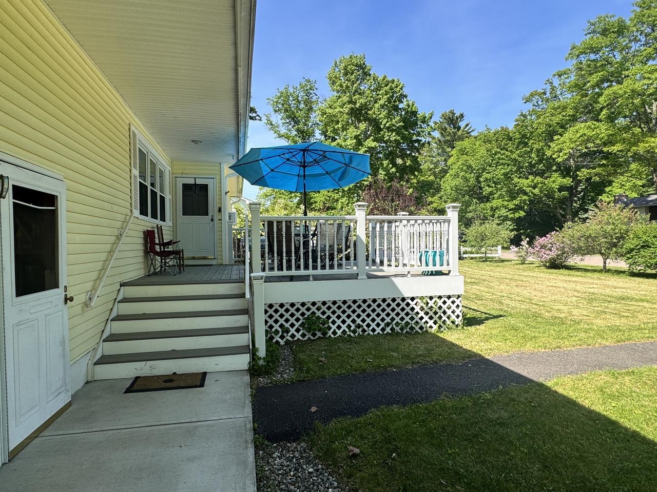 Spacious Front Deck