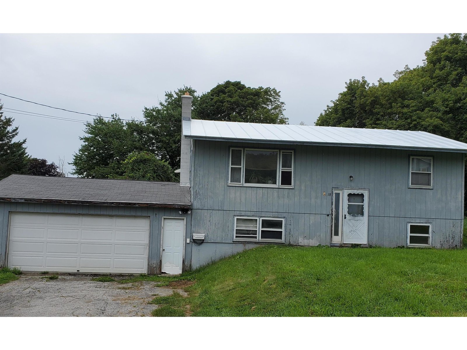 18 Moonlight Drive