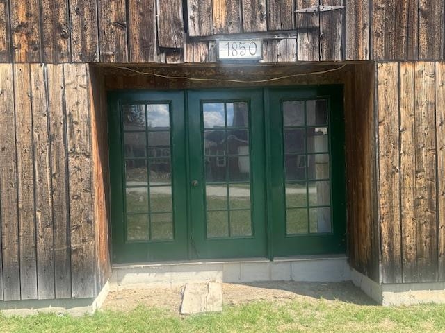 Barn door