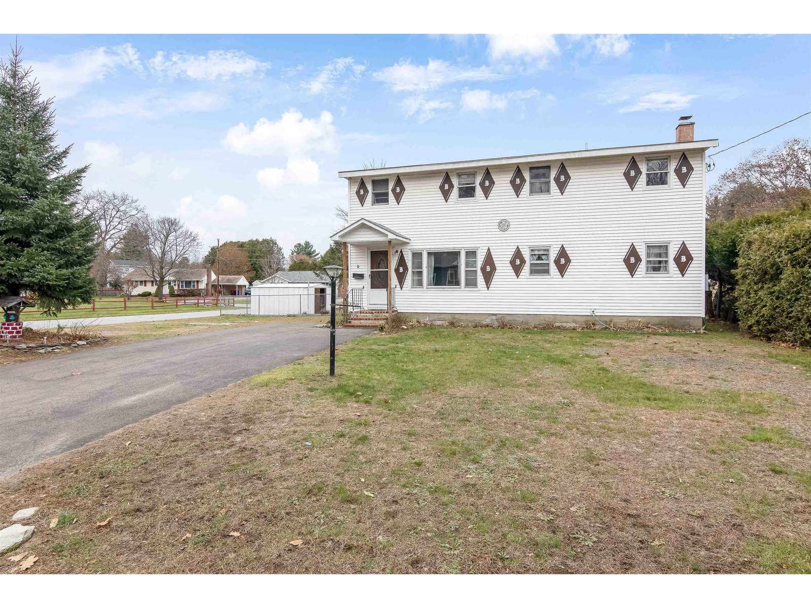 18 Perry Drive, Essex