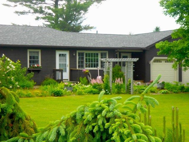 18 Plains Drive, Unit 2