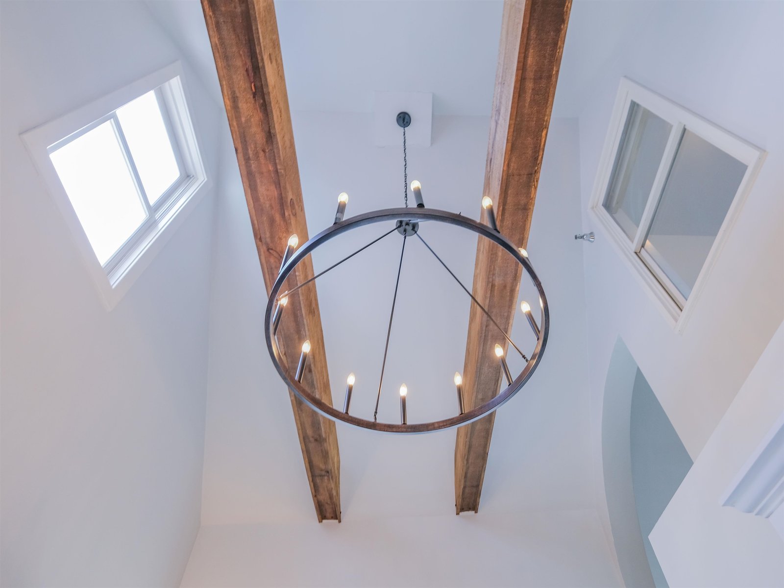 Vaulted ceiling in the kitchen