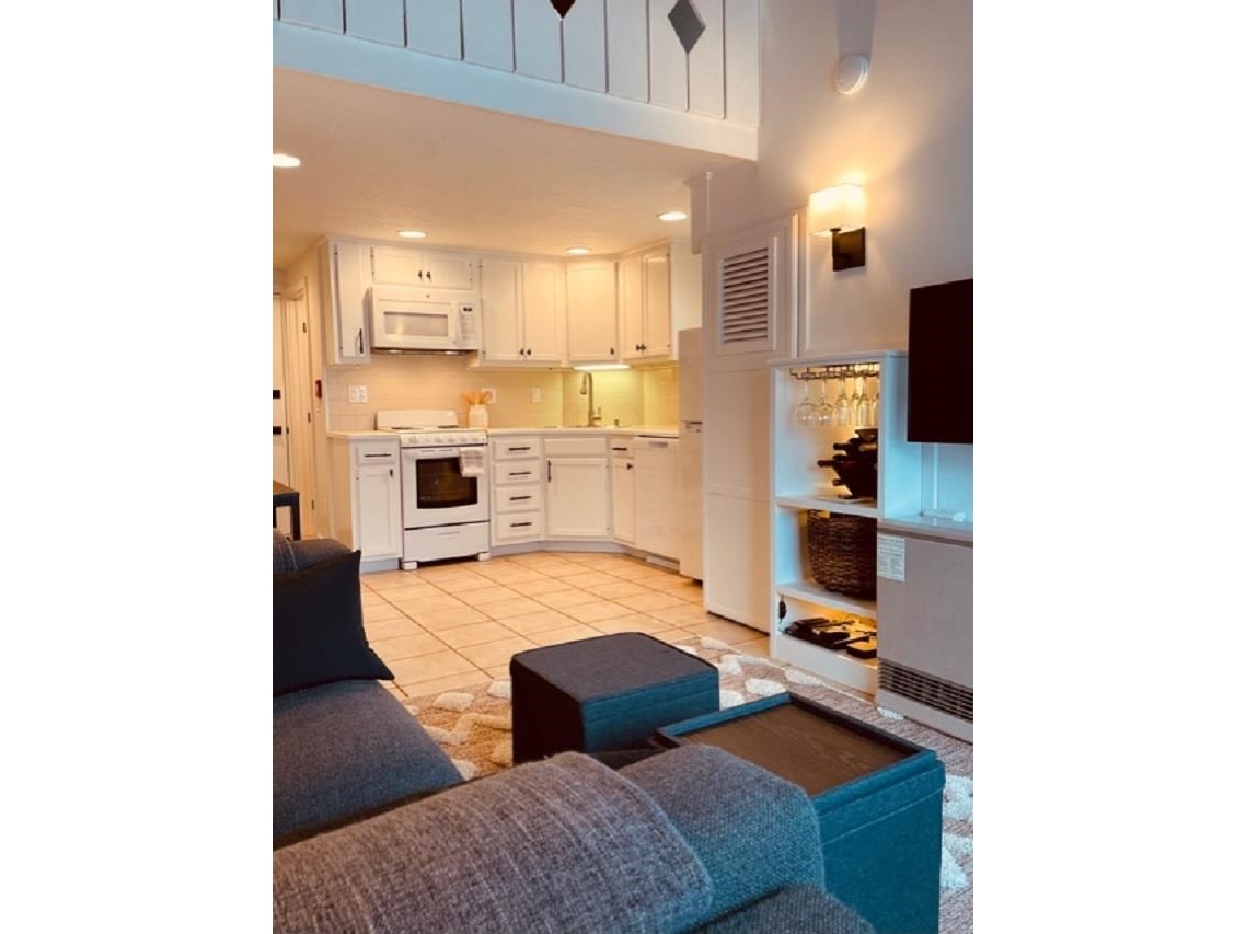 18 Sterling Lane, Unit 18