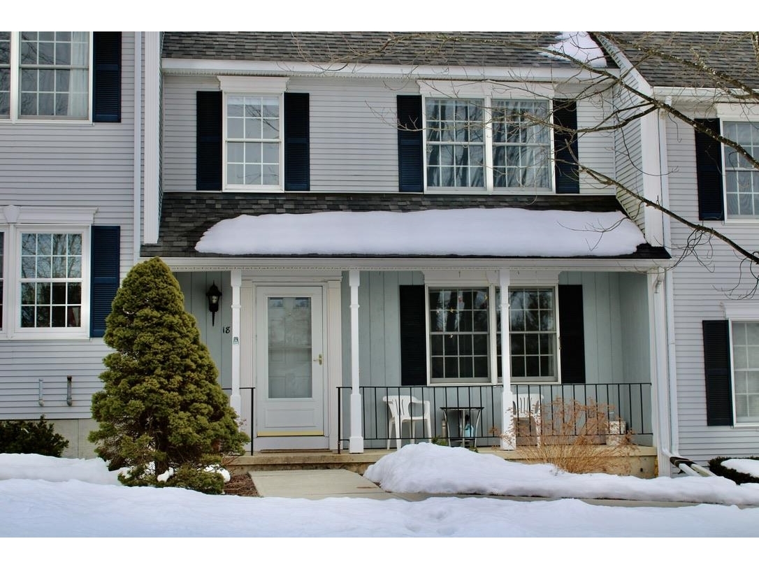 18 Twin Circle, Middlebury