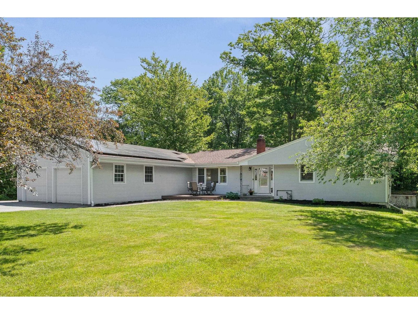 18 Valleyview Drive, Essex