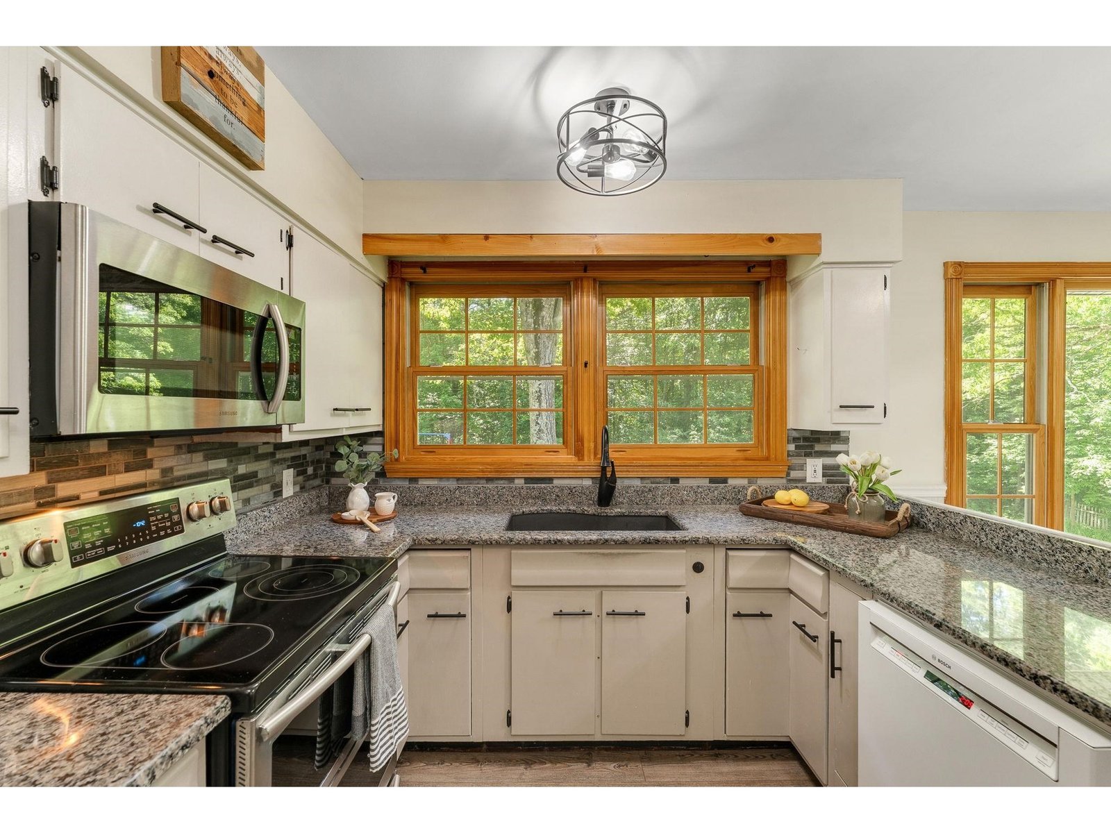18 Valleyview Drive