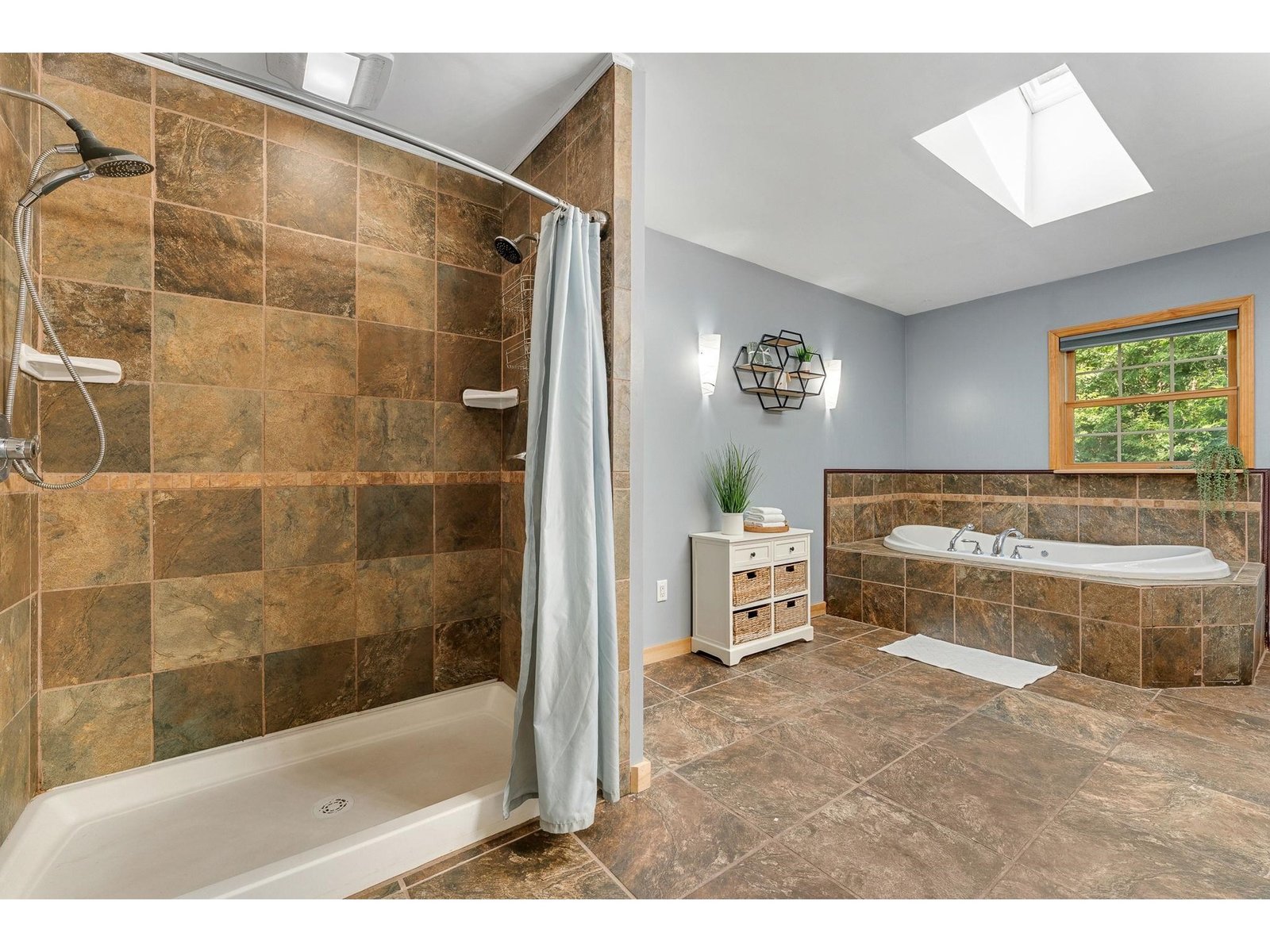18 Valleyview Drive