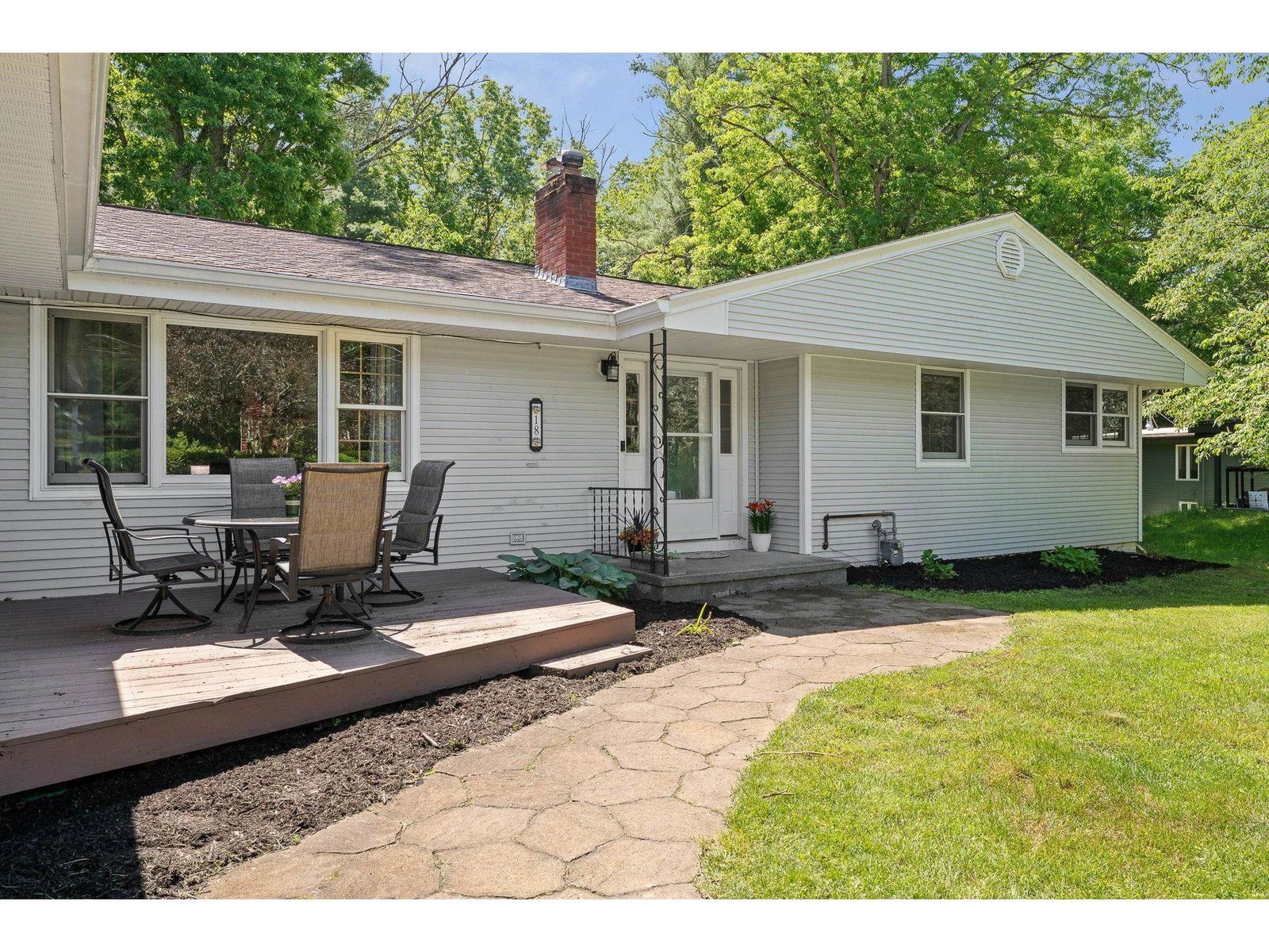 18 Valleyview Drive