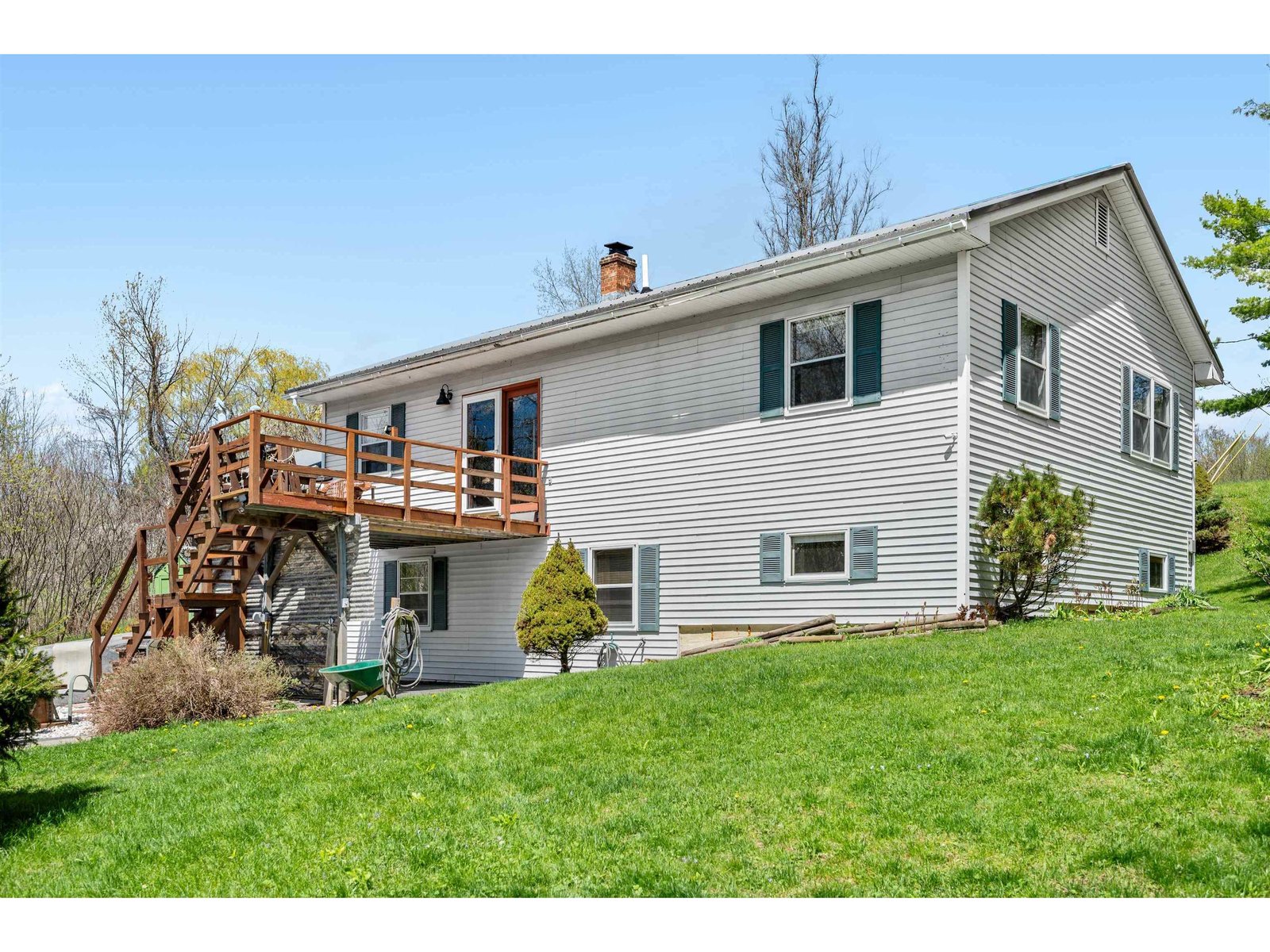18 Velie Avenue