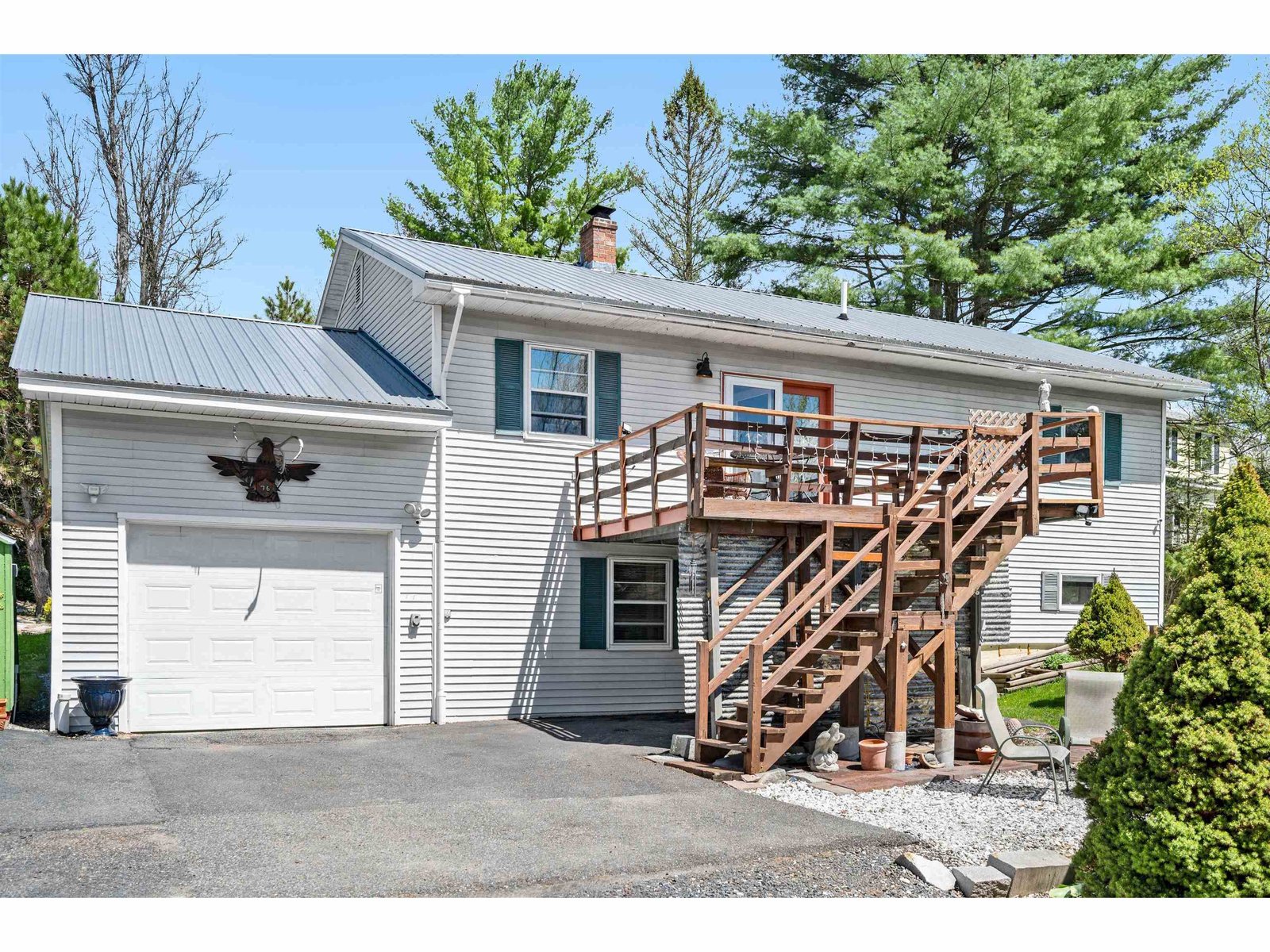 18 Velie Avenue